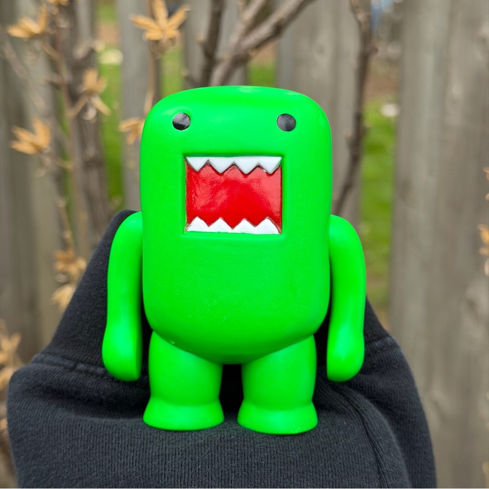 Domo 4” Black Light Glowing Green Vinyl Toy Figure 2012